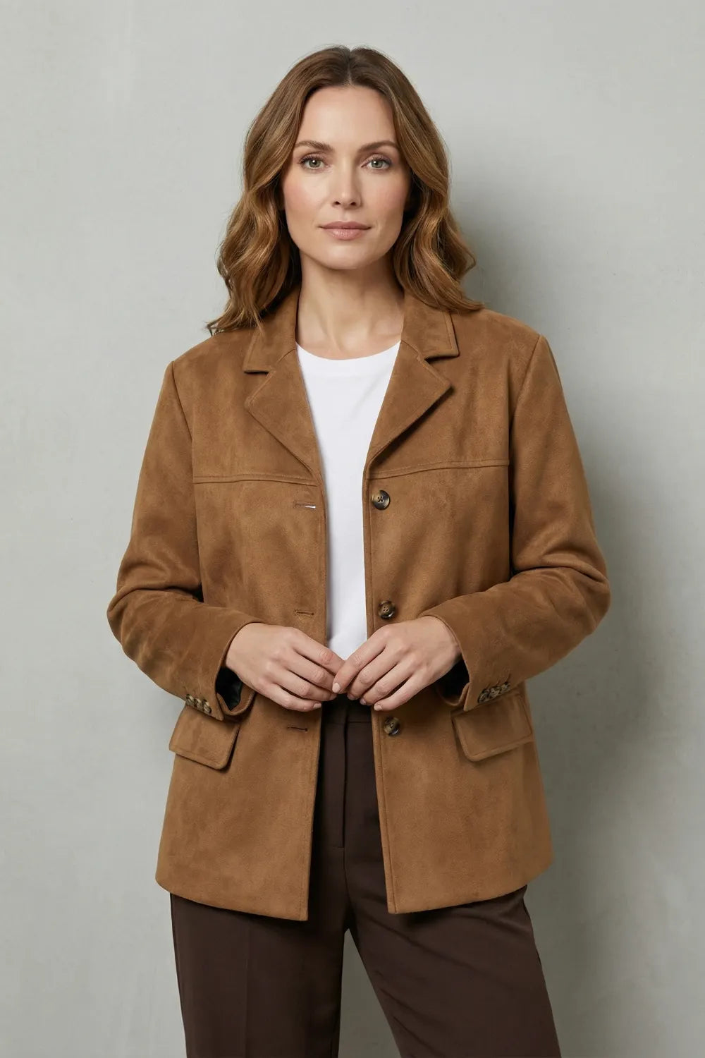 Structured shoulders – Suede blazer