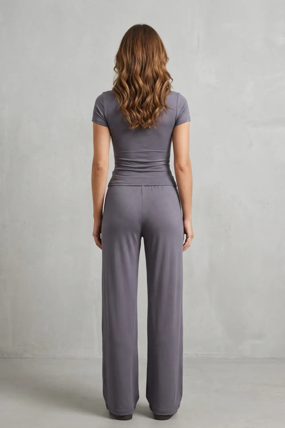 Sleek Simplicity – Pure Color Wide-Leg Pants Suit