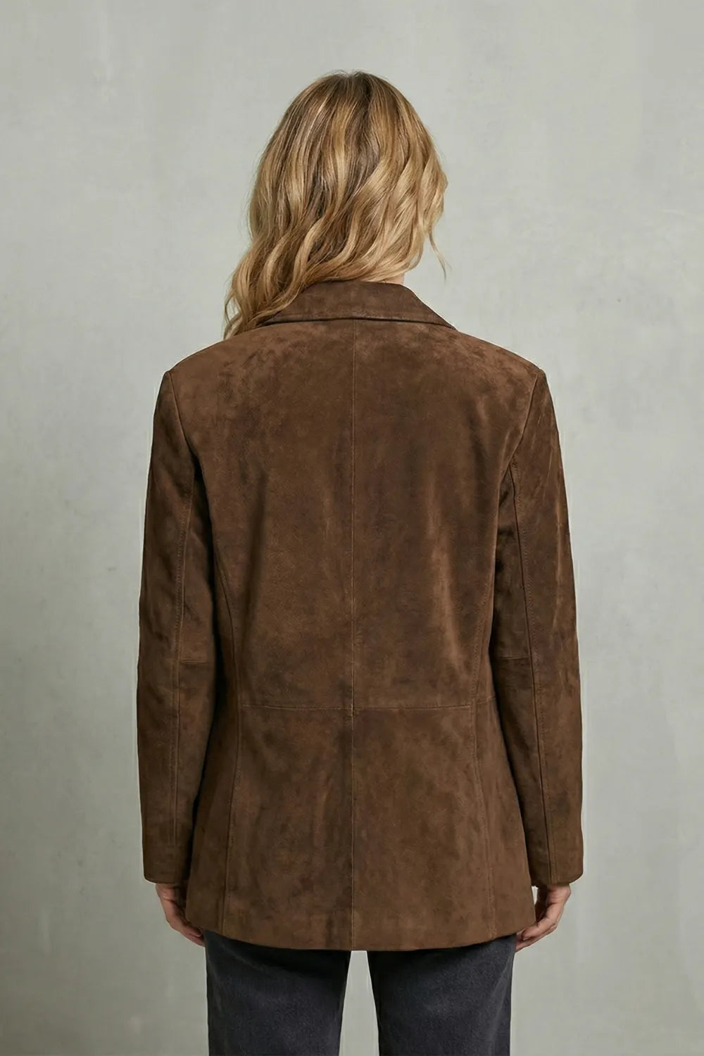 Structured shoulders – Suede blazer