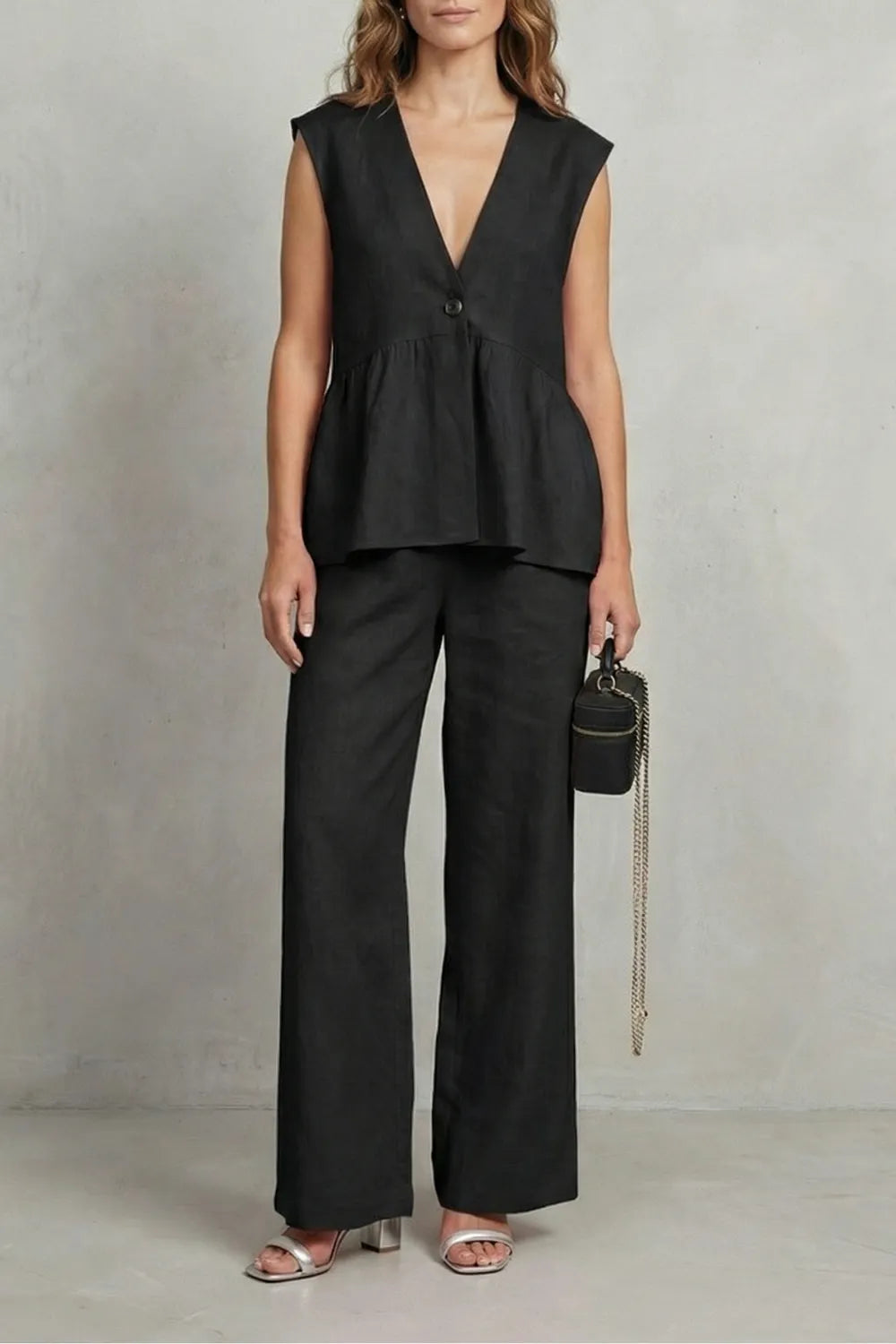 Soft ruffle elegance – Top and trouser set