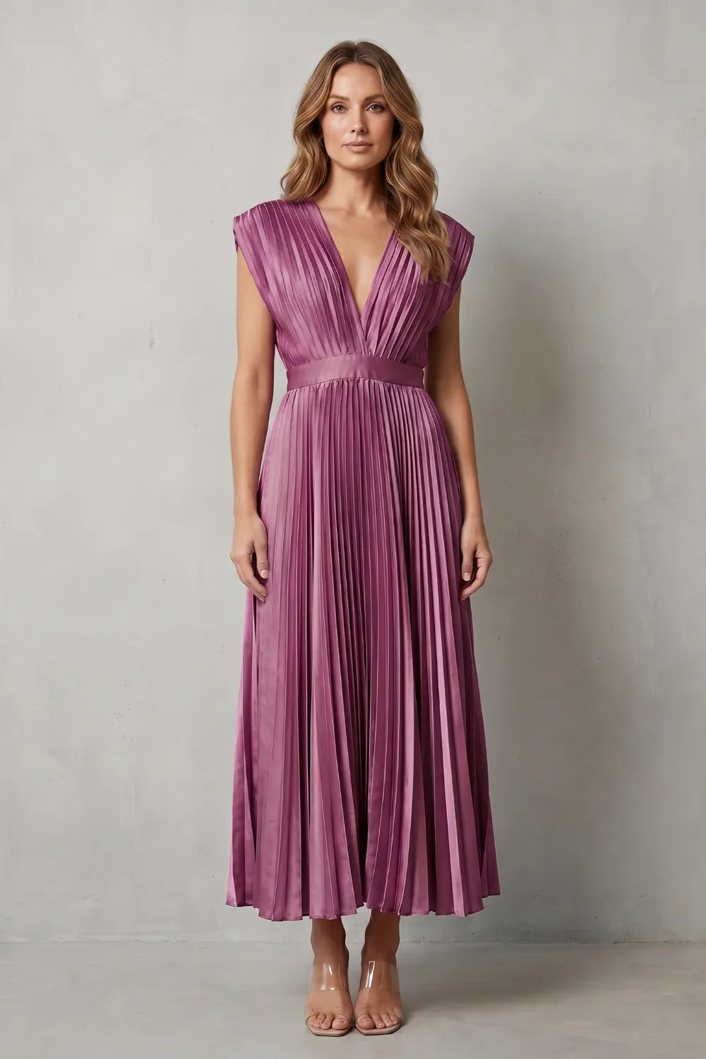 Flowing pleated elegance – Midi dress