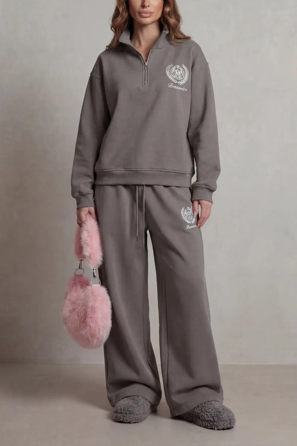Embroidered crest – Zip lounge set