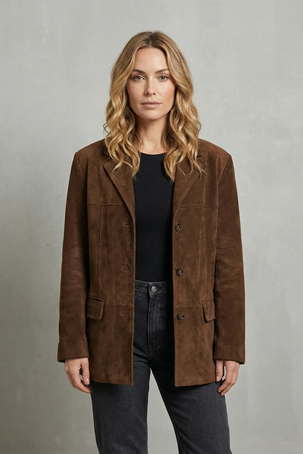 Structured shoulders – Suede blazer