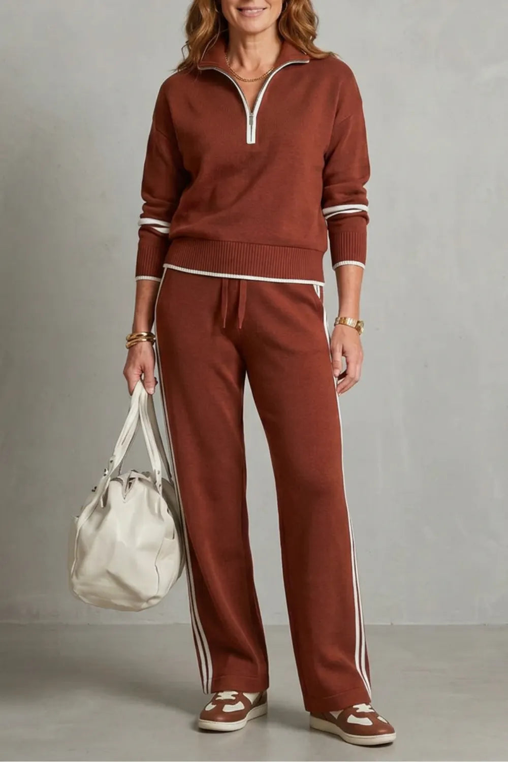 Sporty contrast trim – Lounge set
