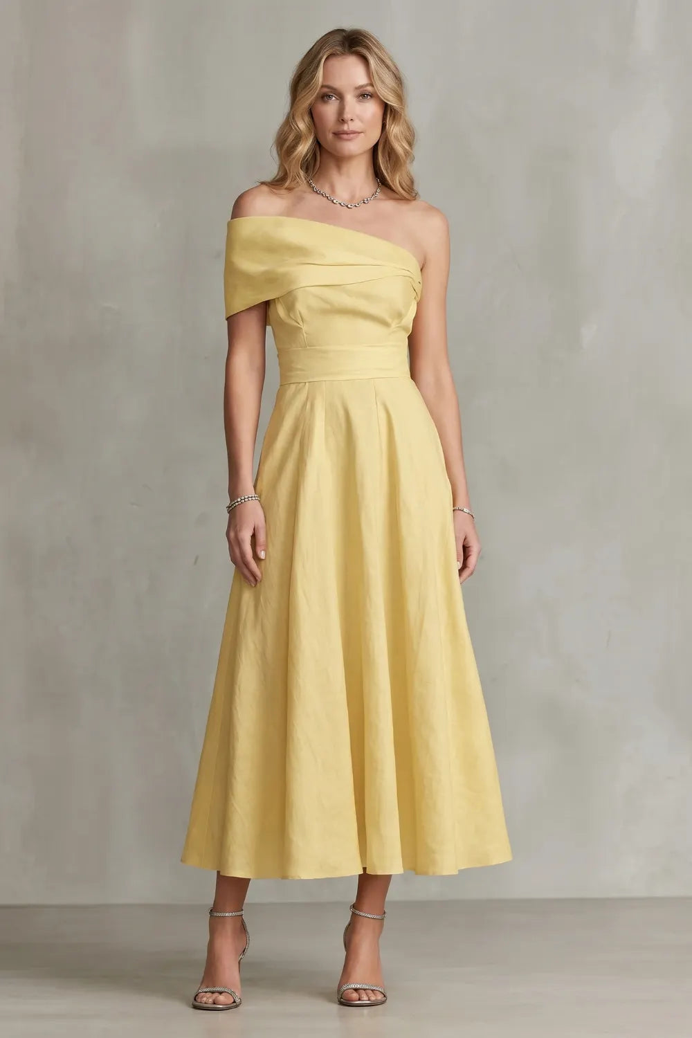 One-shoulder linen elegance – Maxi dress