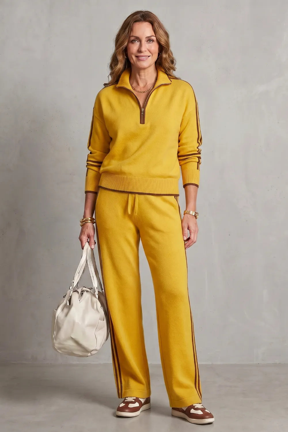 Sporty contrast trim – Lounge set