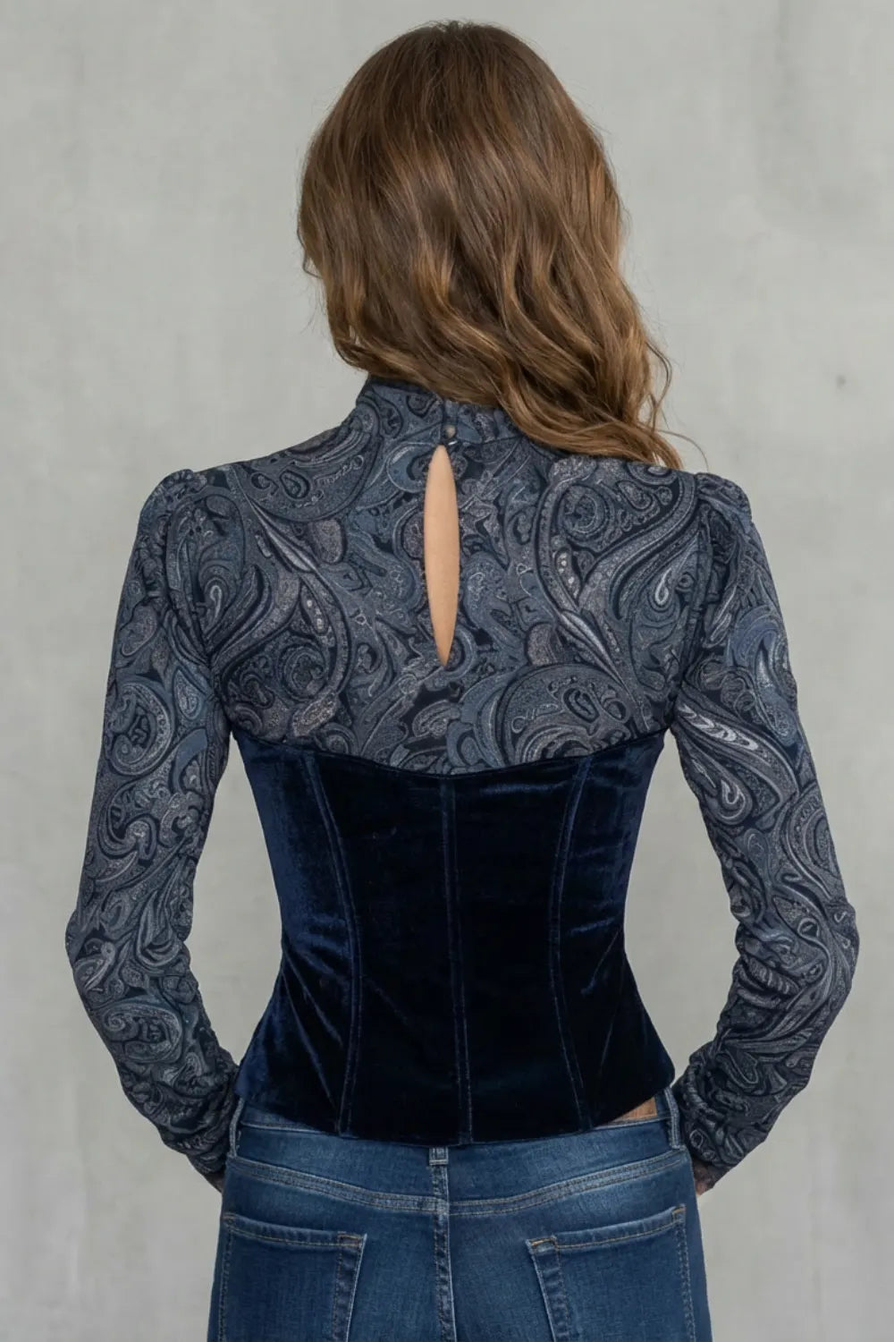 Baroque lace detail – Velvet paisley top