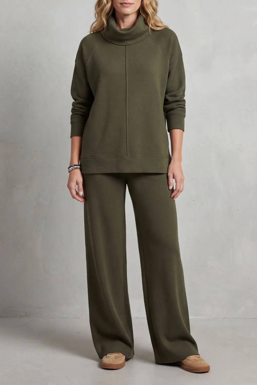Relaxed elegance – Two-piece lounge set